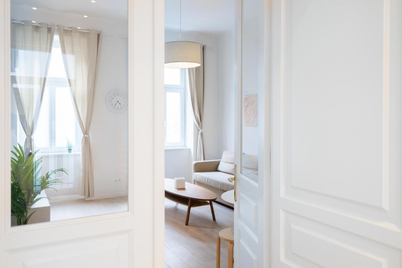 Modernes Apartment Im Charmanten Cottage Viertel Вена Экстерьер фото